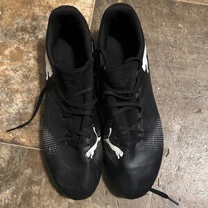 Puma Men's Black Athletic Shoes with White Accents. Very comfortable Cleats.